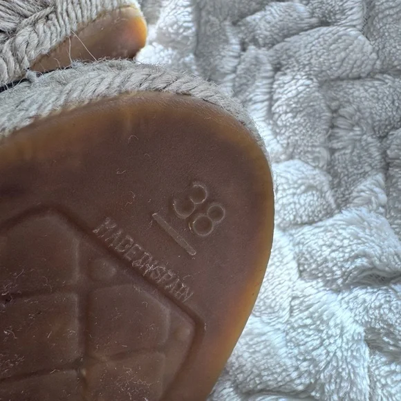 CHANEL Navy Canvas CC Espadrilles Black Cap Toe Size 7.5 W - Picture 8 of 8